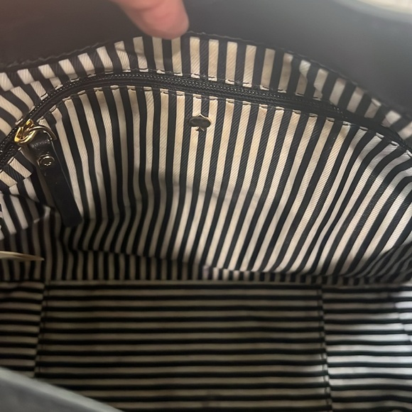 Kate Spade leather bag with dust bag and shopping bag. EUC black - Picture 16 of 17